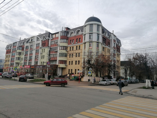 Снять  помещение свободного назначения