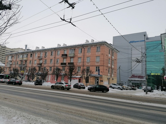 Снять  помещение свободного назначения