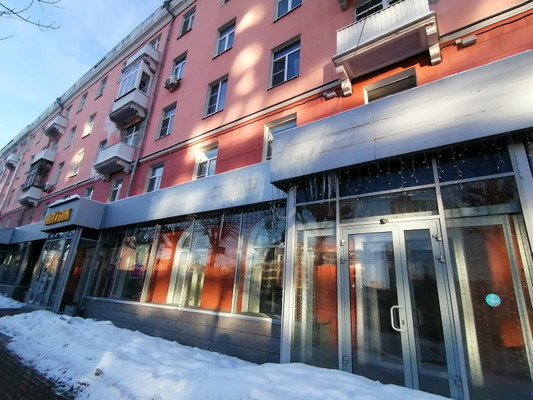 Снять  помещение свободного назначения