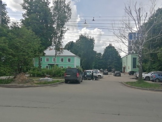 Снять  помещение свободного назначения