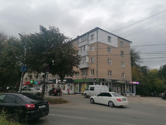 Снять  помещение свободного назначения